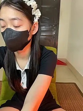DA-EUN online show from 02-28-25, 03:15