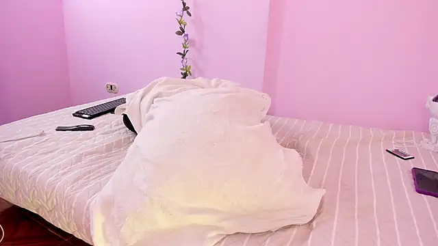 Snapshot of Samanta_roberts1 chatting on 02-25-25, 06:01 Samanta roberts1 online show from 02-25-25, 06:01