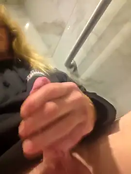 Travislovescum online show from 11-06-25, 03:10