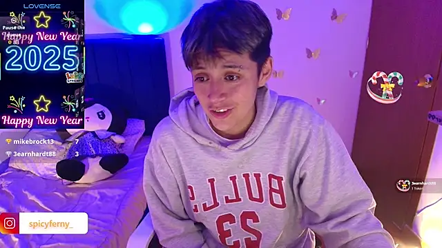 9 Fernanda 9 online show from 12-21-25, 10:10