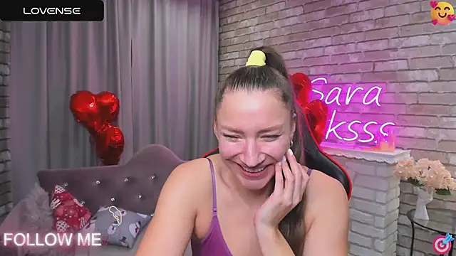 Snapshot of SarahCoksss chatting on 02-19-25, 06:33 SarahCoksss online show from 02-19-25, 06:33
