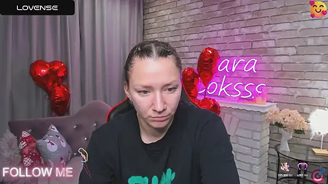 Snapshot of SarahCoksss chatting on 02-21-25, 12:16 SarahCoksss online show from 02-21-25, 12:16