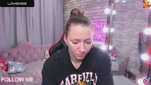 Snapshot of SarahCoksss chatting on 03-11-25, 12:11 SarahCoksss online show from 03-11-25, 12:11