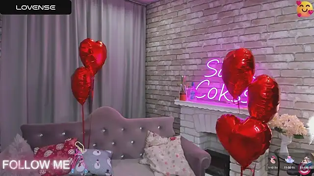 Snapshot of SarahCoksss chatting on 02-16-25, 12:52 SarahCoksss online show from 02-16-25, 12:52