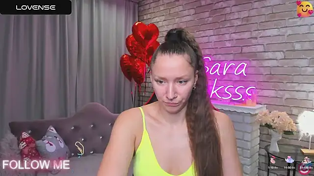 Snapshot of SarahCoksss chatting on 02-21-25, 03:23 SarahCoksss online show from 02-21-25, 03:23