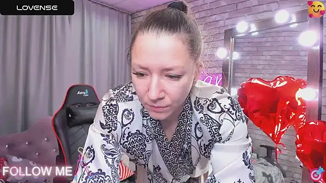 Snapshot of SarahCoksss chatting on 03-16-25, 12:34 SarahCoksss online show from 03-16-25, 12:34