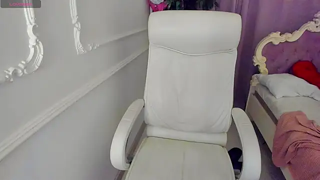 Snapshot of Lily_Marlin chatting on 06-05-26, 02:49 Lily Marlin online show from 06-05-26, 02:49