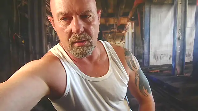 ManlyPrisonGuy online show from 06-18-26, 02:22
