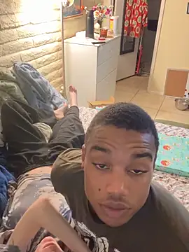 Snapshot of Shhhtrey0375 chatting on 12-22-25, 08:03 Shhhtrey0375 online show from 12-22-25, 08:03