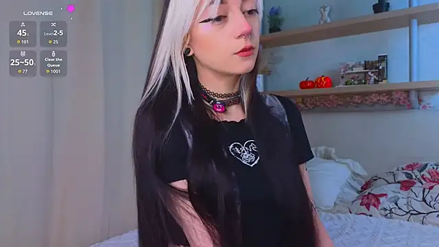 TristaRoht online show from 10-28-25, 03:11