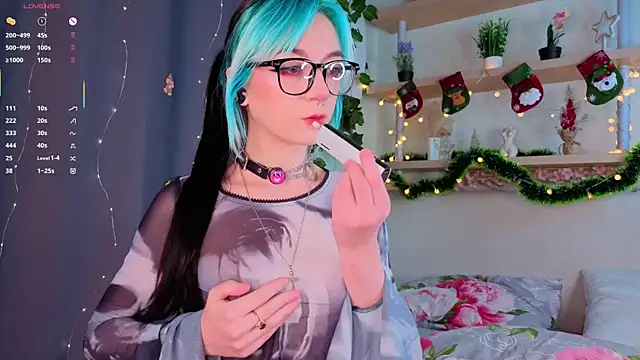 TristaRoht online show from 12-19-25, 03:03