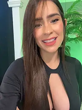 Snapshot of Mau_White chatting on 06-14-26, 12:40 Mau White online show from 06-14-26, 12:40
