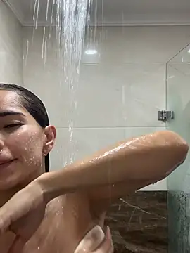 Snapshot of Mau_White chatting on 05-16-26, 11:15 Mau White online show from 05-16-26, 11:15