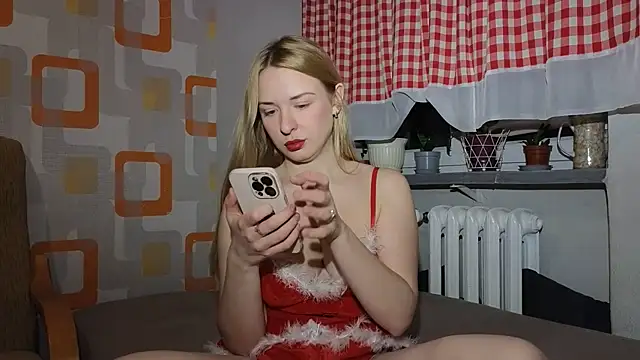 Snapshot of FREYA_- chatting on 12-05-25, 03:32 FREYA - online show from 12-05-25, 03:32