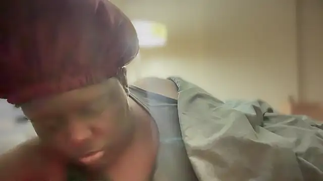 Snapshot of Yagurl__west chatting on 02-17-25, 06:53 Yagurl west online show from 02-17-25, 06:53