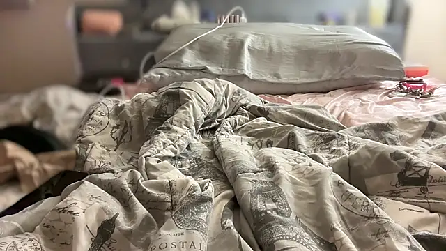 Snapshot of Yagurl__west chatting on 02-20-25, 06:13 Yagurl west online show from 02-20-25, 06:13