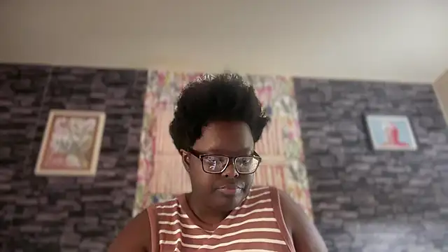 Snapshot of Yagurl__west chatting on 10-05-25, 10:00 Yagurl west online show from 10-05-25, 10:00