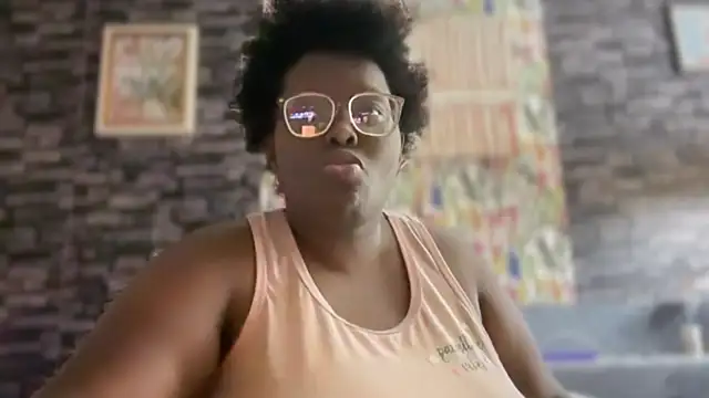 Snapshot of Yagurl__west chatting on 09-27-25, 05:02 Yagurl west online show from 09-27-25, 05:02