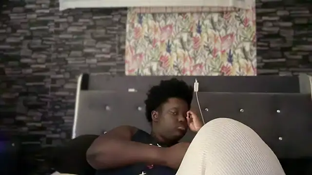 Snapshot of Yagurl__west chatting on 10-01-25, 07:18 Yagurl west online show from 10-01-25, 07:18