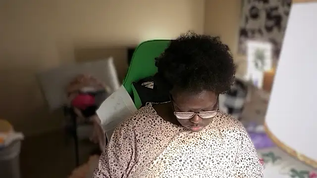 Yagurl  west online show from 12-23-25, 01:16