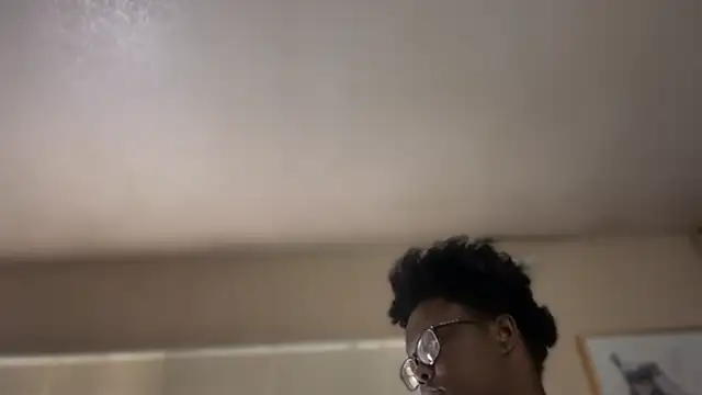 Snapshot of Yagurl__west chatting on 10-04-25, 10:55 Yagurl west online show from 10-04-25, 10:55