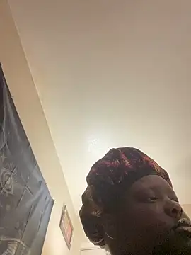 Snapshot of Yagurl__west chatting on 03-14-25, 12:32 Yagurl west online show from 03-14-25, 12:32