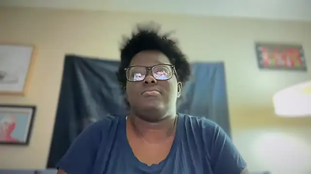 Snapshot of Yagurl__west chatting on 03-23-25, 06:05 Yagurl west online show from 03-23-25, 06:05