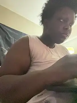 Snapshot of Yagurl__west chatting on 03-10-25, 12:06 Yagurl west online show from 03-10-25, 12:06