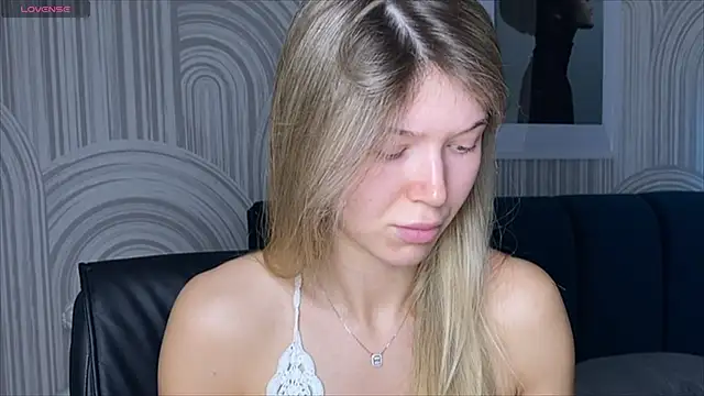 Snapshot of viviann_evans chatting on 09-16-25, 01:06 viviann evans online show from 09-16-25, 01:06