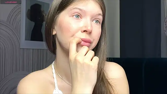 Snapshot of viviann_evans chatting on 02-19-25, 01:29 viviann evans online show from 02-19-25, 01:29