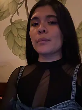 ambar-adaams online show from 05-14-26, 01:24