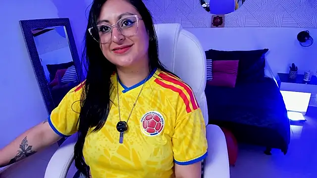 Snapshot of Amber_gold_ chatting on 06-18-26, 09:14 Amber gold online show from 06-18-26, 09:14