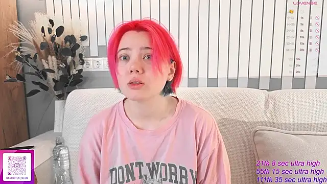   KawaiiYuki   online show from 11-08-25, 06:28