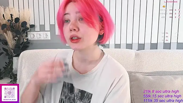   KawaiiYuki   online show from 11-16-25, 06:29