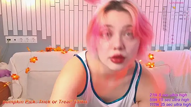   KawaiiYuki   online show from 10-30-25, 08:23