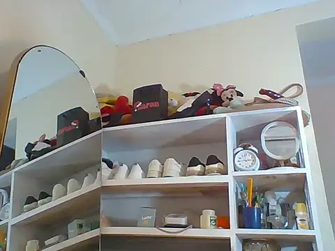 Poisonous Ivy online show from 04-07-26, 12:01