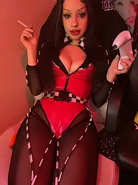 Snapshot of Katalinastarr chatting on 12-21-24, 08:43 Katalinastarr online show from 12-21-24, 08:43