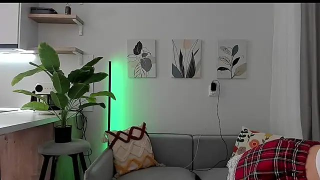 sarahphyllis online show from 10-11-25, 04:41