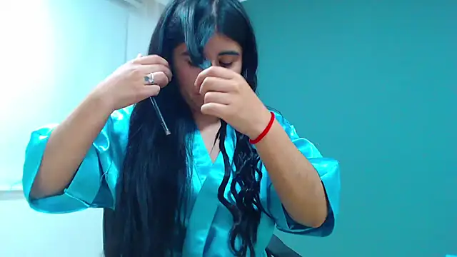 danna- roouss online show from 10-10-25, 10:10