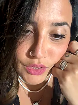 Snapshot of Novababy18 chatting on 09-17-25, 08:33 Novababy18 online show from 09-17-25, 08:33