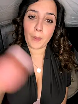 Snapshot of Novababy18 chatting on 12-22-25, 09:04 Novababy18 online show from 12-22-25, 09:04