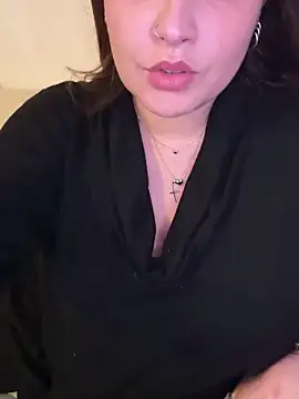 Snapshot of Novababy18 chatting on 02-06-25, 01:54 Novababy18 online show from 02-06-25, 01:54