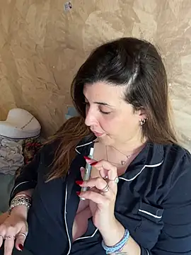 Snapshot of Novababy18 chatting on 02-05-25, 01:11 Novababy18 online show from 02-05-25, 01:11