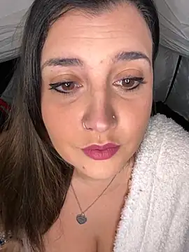 Snapshot of Novababy18 chatting on 11-28-25, 10:43 Novababy18 online show from 11-28-25, 10:43