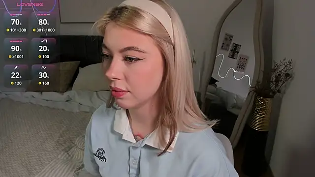 SimonaGerry online show from 11-30-25, 04:35