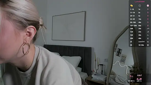 SimonaGerry online show from 09-17-25, 03:41