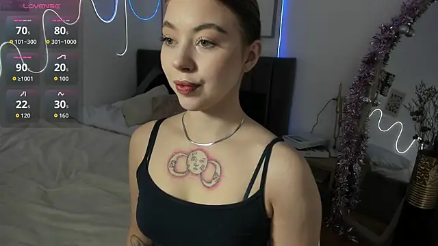 SimonaGerry online show from 12-15-25, 04:40