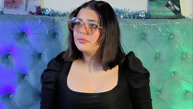 Paola Lyon  online show from 12-16-25, 06:12