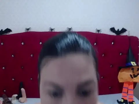 AdaFawxx online show from 10-31-25, 03:47