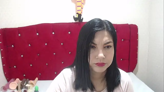 Snapshot of AdaFawxx chatting on 10-16-25, 04:21 AdaFawxx online show from 10-16-25, 04:21